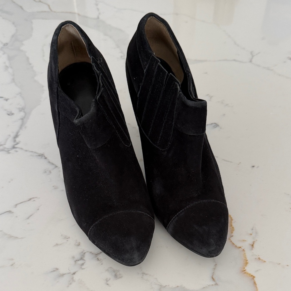 Elegant Black Suede Ankle Boots